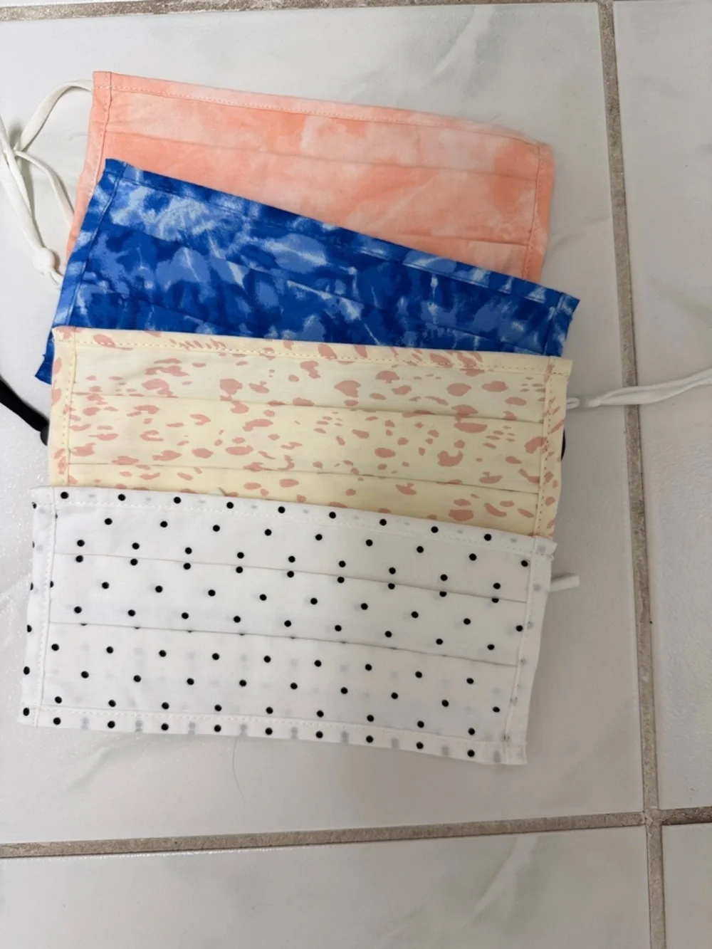 Old Navy 4-Pack Cotton Face Masks in Peach, Blue, Cream & White Polka Dot